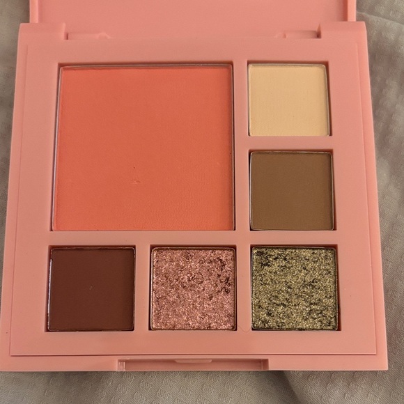 Get It Chica Other - Vibrant Multi-Color Makeup Palette